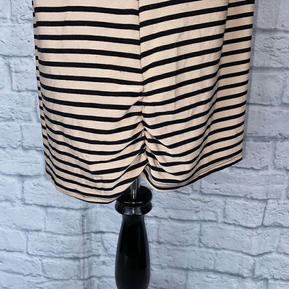 Belah & Codey women M scoopneck stripe top w/decorative shoulder buttons - Picture 12 of 12